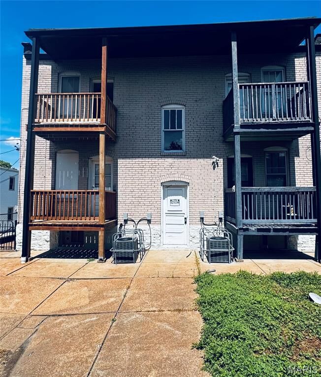 Property Photo:  2806 Osage Street  MO 63118 