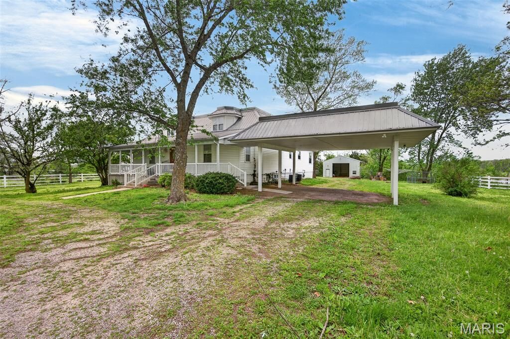 Property Photo:  2431 W Elm Street  MO 65536 