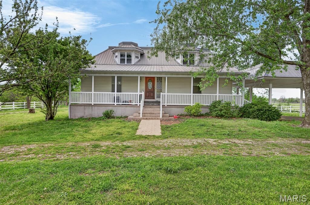 Property Photo: 2431 W Elm Street MO 65536