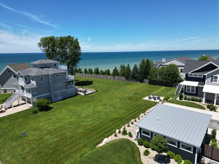 Property Photo: 7251 Lakeview Avenue MI 49090