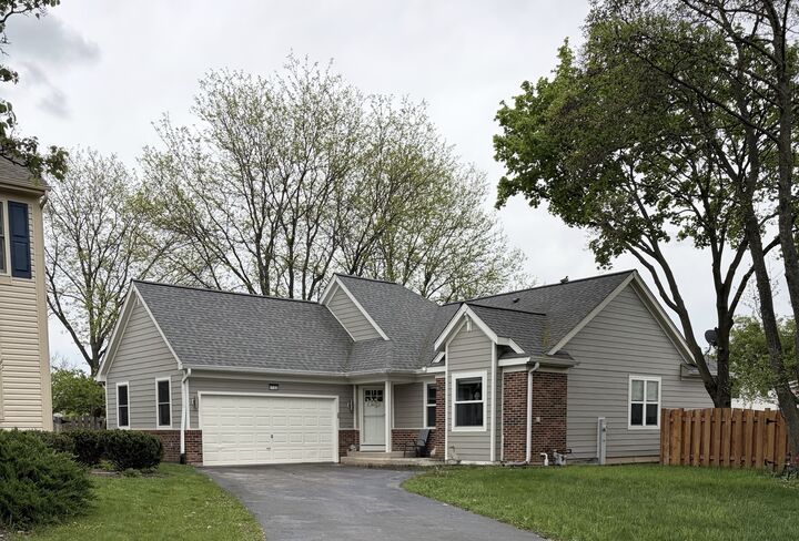 Property Photo:  1733 Portsmith Court  IL 60103 