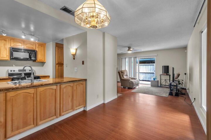 Property Photo:  213 Roundtree Court  CA 95831 