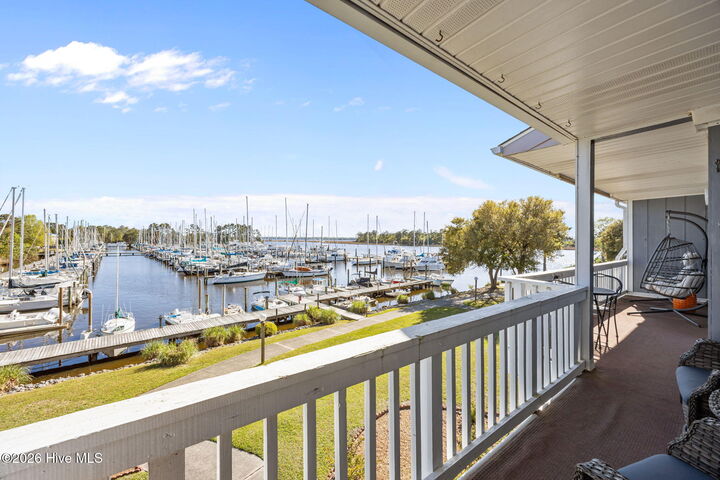 Property Photo:  