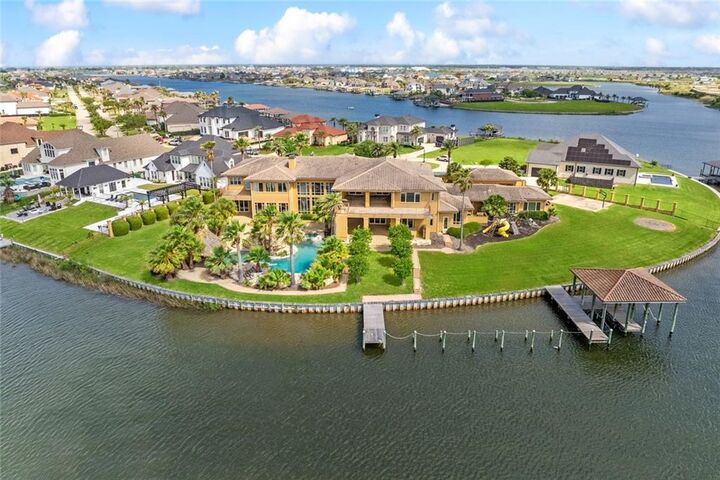 Property Photo:  1512 Lakeshore Drive  LA 70461 