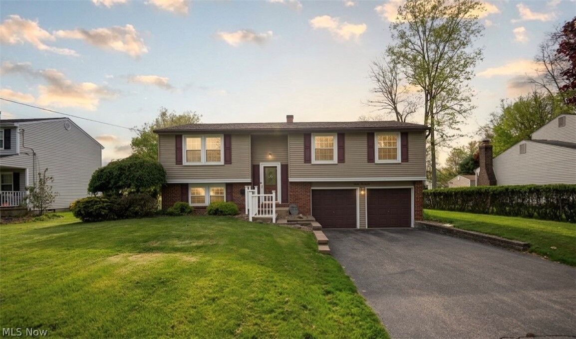 Property Photo:  2220 Elm Trace Street  OH 44515 