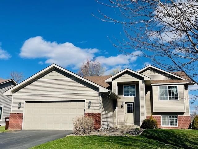 Property Photo:  7462 Large Avenue NE  MN 55301 