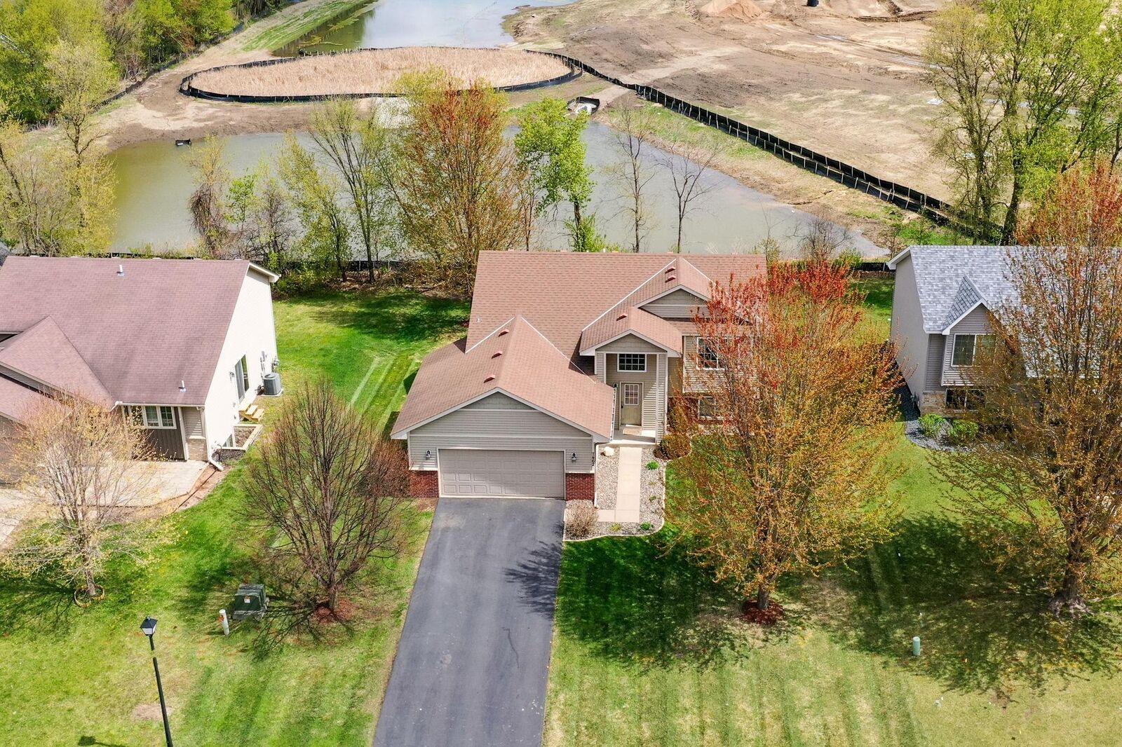 Property Photo:  7462 Large Avenue NE  MN 55301 
