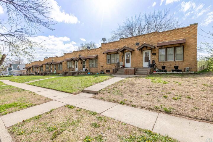 Property Photo:  2311-2403 Virginia St  IA 51104 
