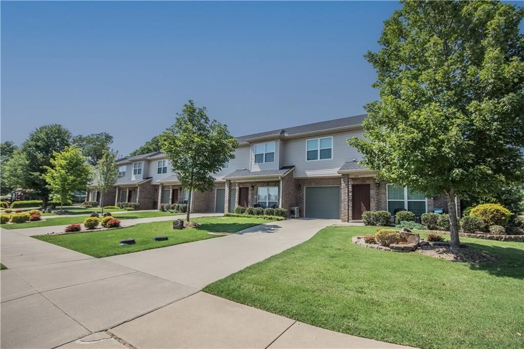 Property Photo:  608 SW 5th Street  AR 72712 