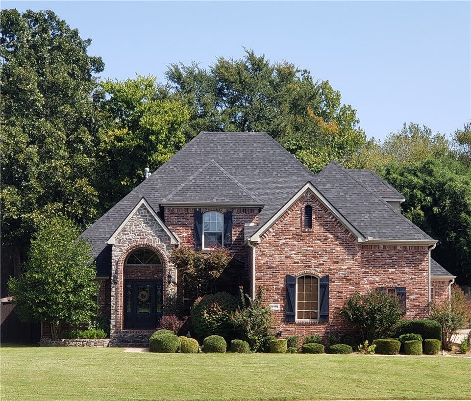 Property Photo:  2468 Covington Park Boulevard  AR 72703 