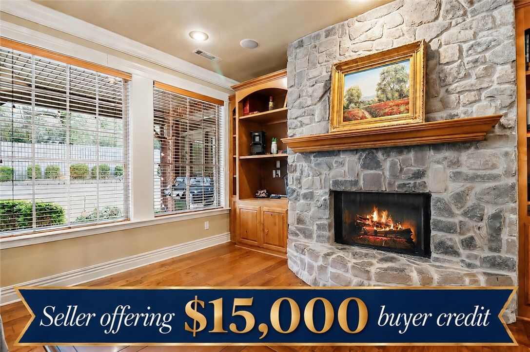Property Photo: 2468 Covington Park Boulevard AR 72703