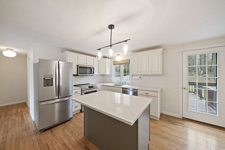 Property Photo:  9 Canali Dr 9  MA 01757 