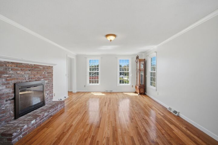 Property Photo:  32 Rolling Meadow Ln  MA 01028 