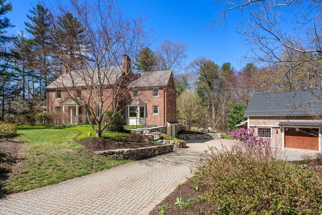 Property Photo:  123 Lincoln Road  MA 01773 