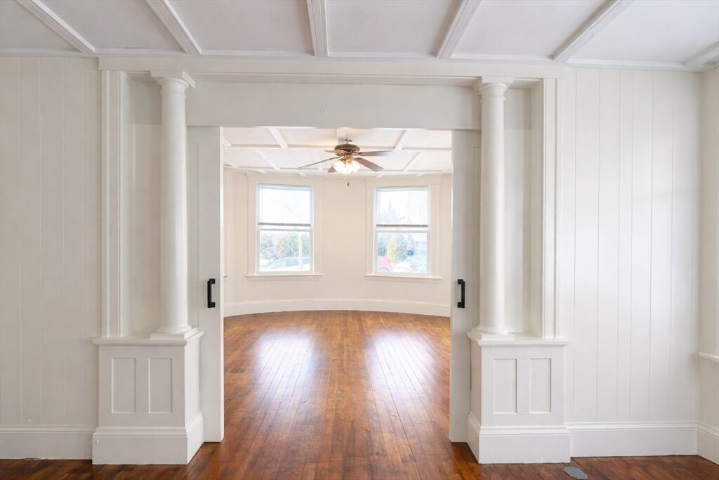 Property Photo:  8 Almont Ave 1  MA 01604 