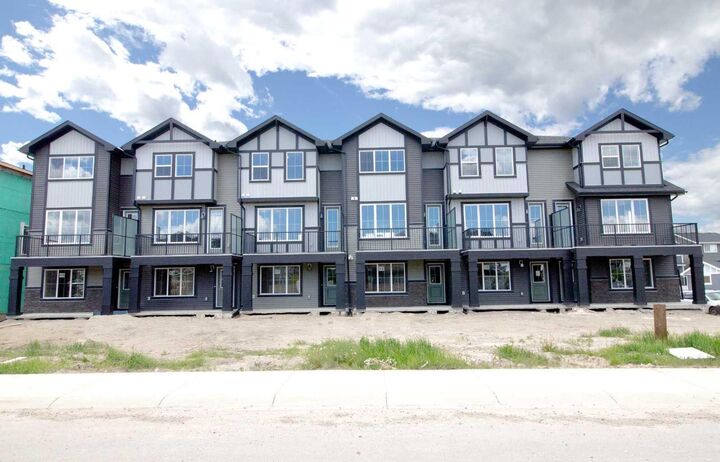 Property Photo: 24 Sundown Place AB T4C 3H2