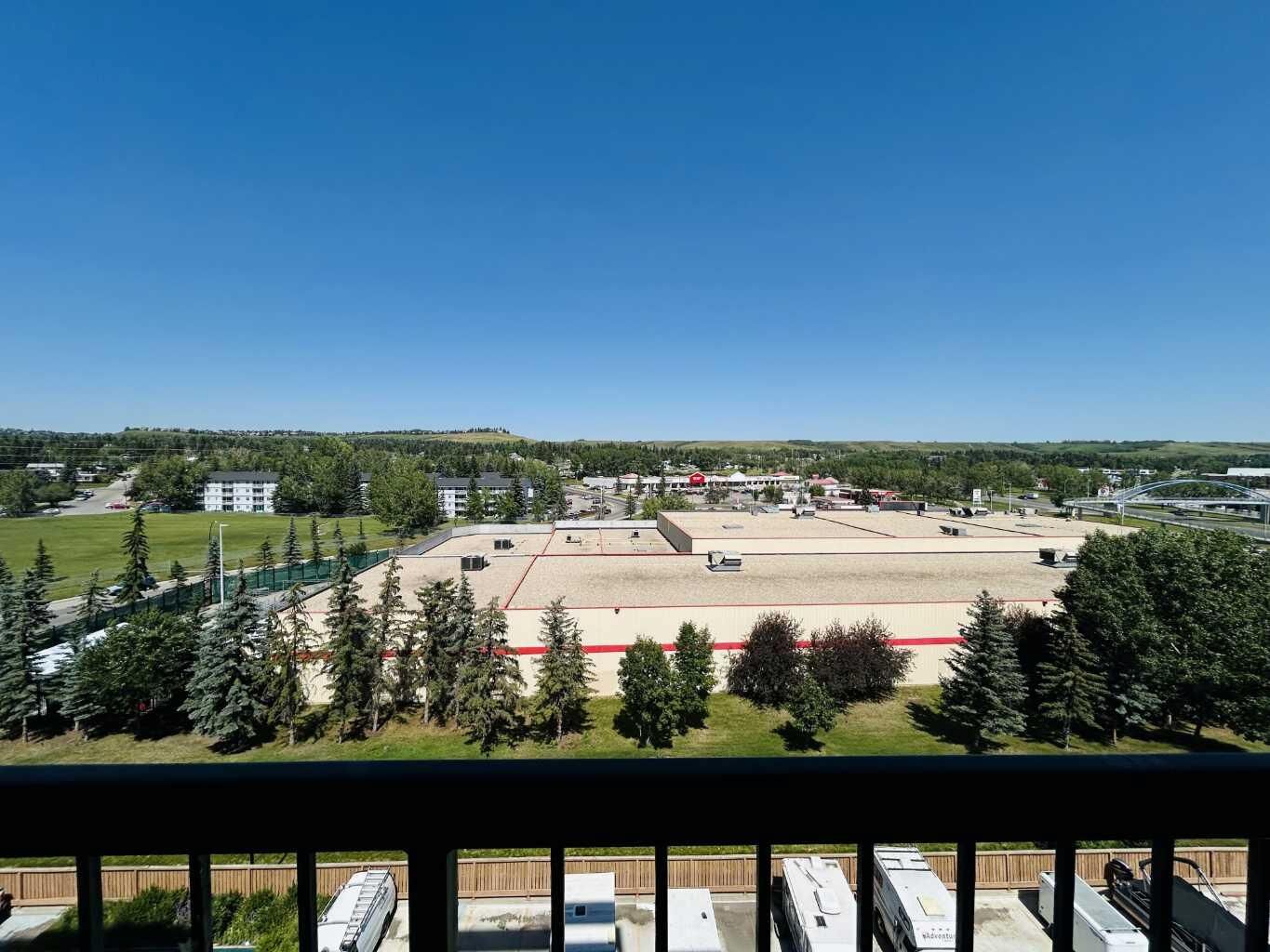 Property Photo: 5204 Dalton Drive NW 806 AB T3A 3H1