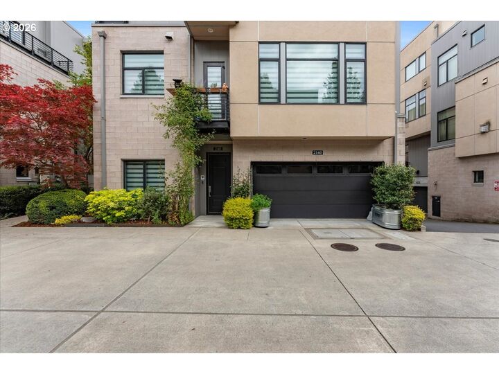 Property Photo:  2140 NW 16th Ave  OR 97209 