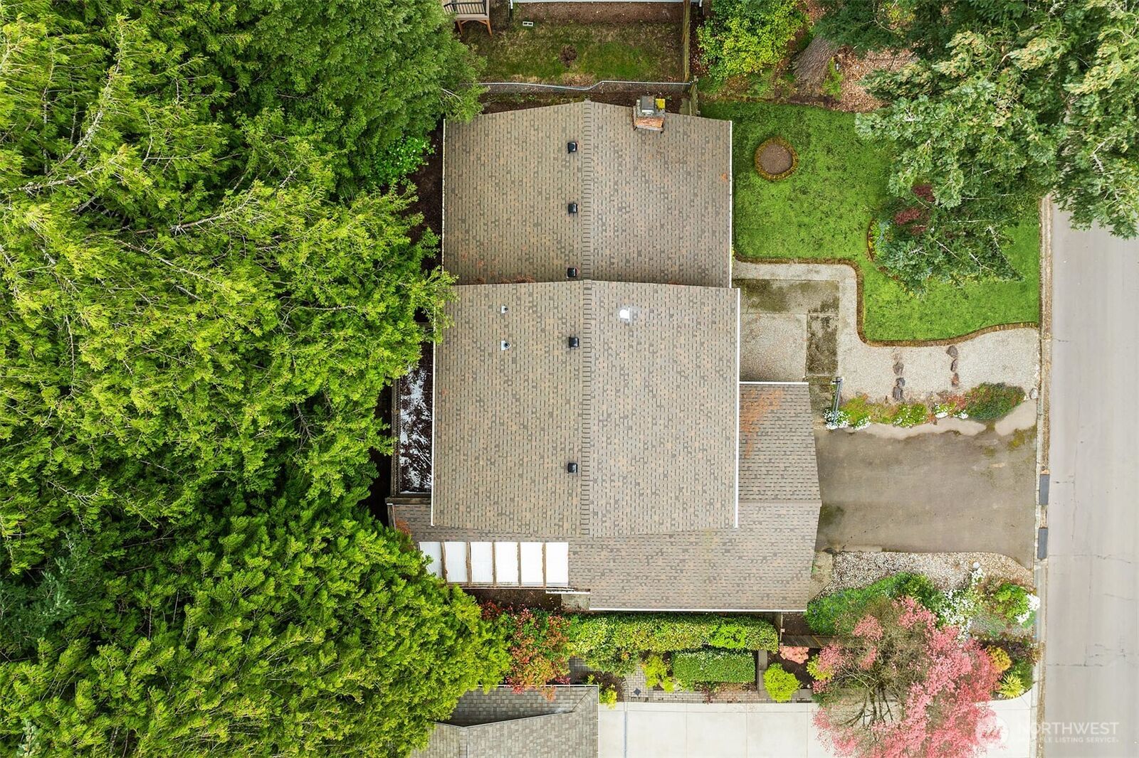 Property Photo:  12030 NE 67th Street  WA 98033 