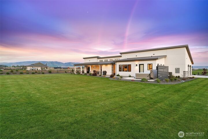 Property Photo:  432  Healey Drive  WA 99362 