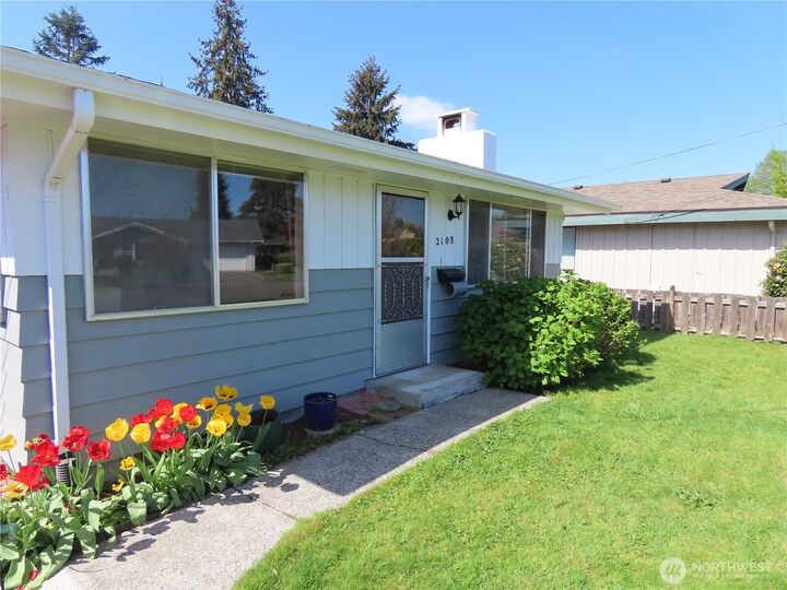 Property Photo:  2108  Tacoma Road E  WA 98371 