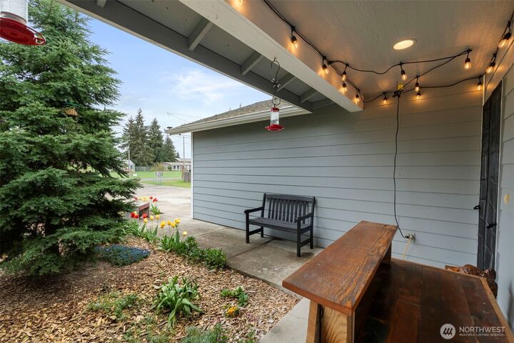 Property Photo:  305 E Oakview Avenue  WA 98531 