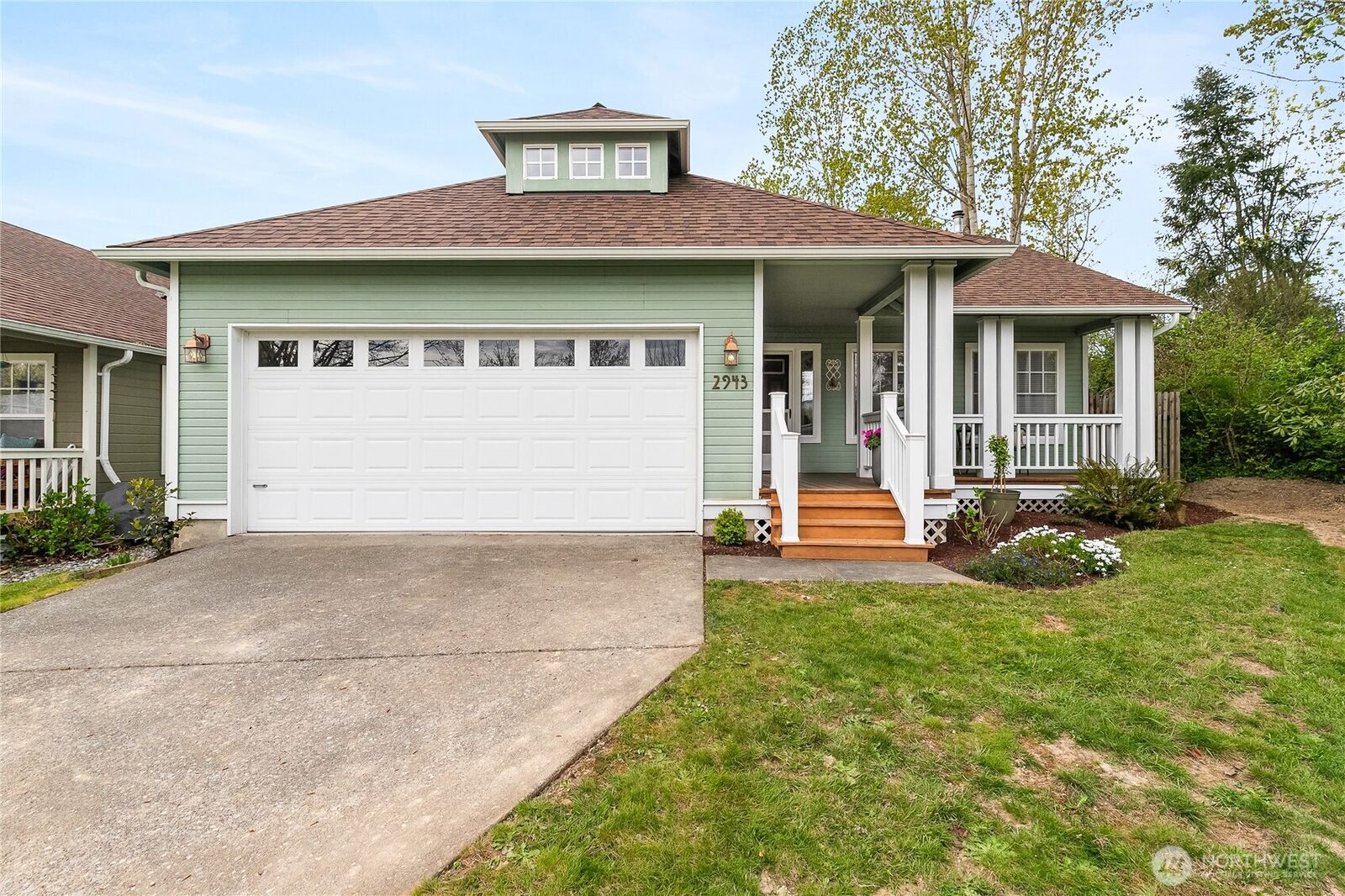 Property Photo:  2943  St Paul Street  WA 98226 