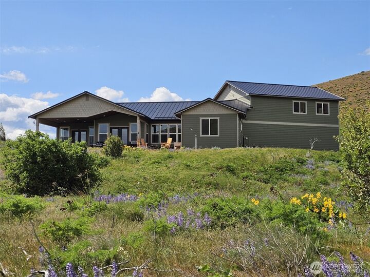 Property Photo:  1522  Deer Valley Drive  WA 98926 