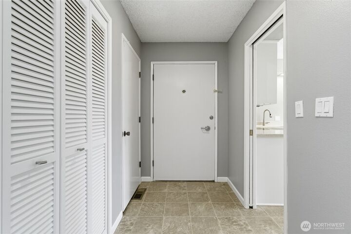 Property Photo: 2100 Plaza Way 103 WA 99362