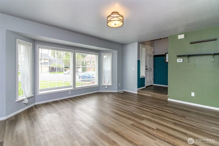 Property Photo:  124  Jewell Street  WA 98022 