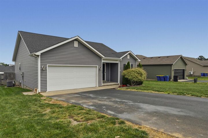 Property Photo:  114 Victoria Way  KY 42134 