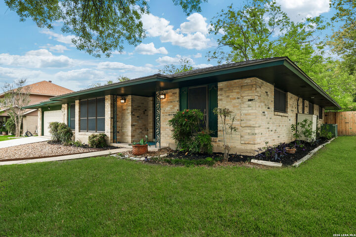 Property Photo:  92 Bluet Ln  TX 78213 