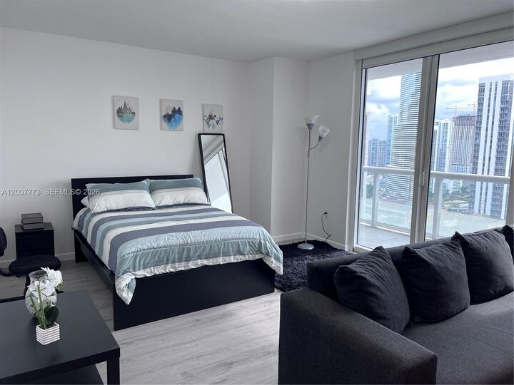 Property Photo:  50 Biscayne Blvd 3209  FL 33132 