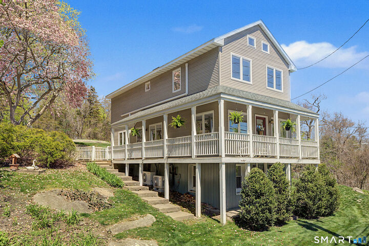 Property Photo:  441 Water Street  CT 06437 