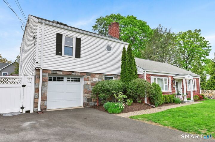 Property Photo:  140 Courtland Avenue  CT 06902 