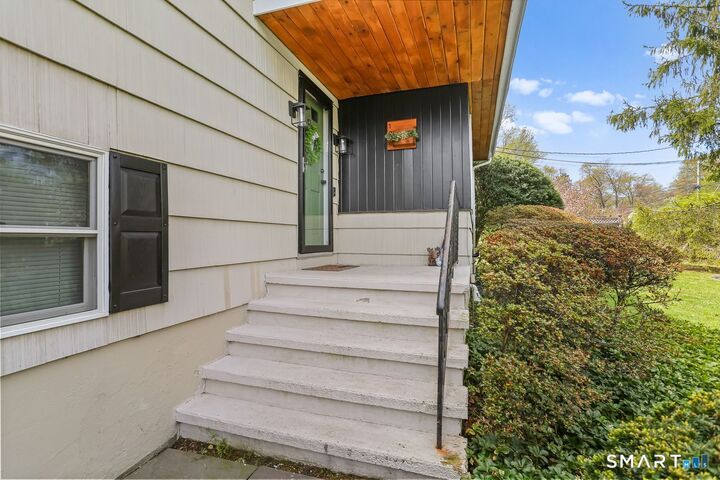 Property Photo:  19 Ravenwood Road  CT 06850 