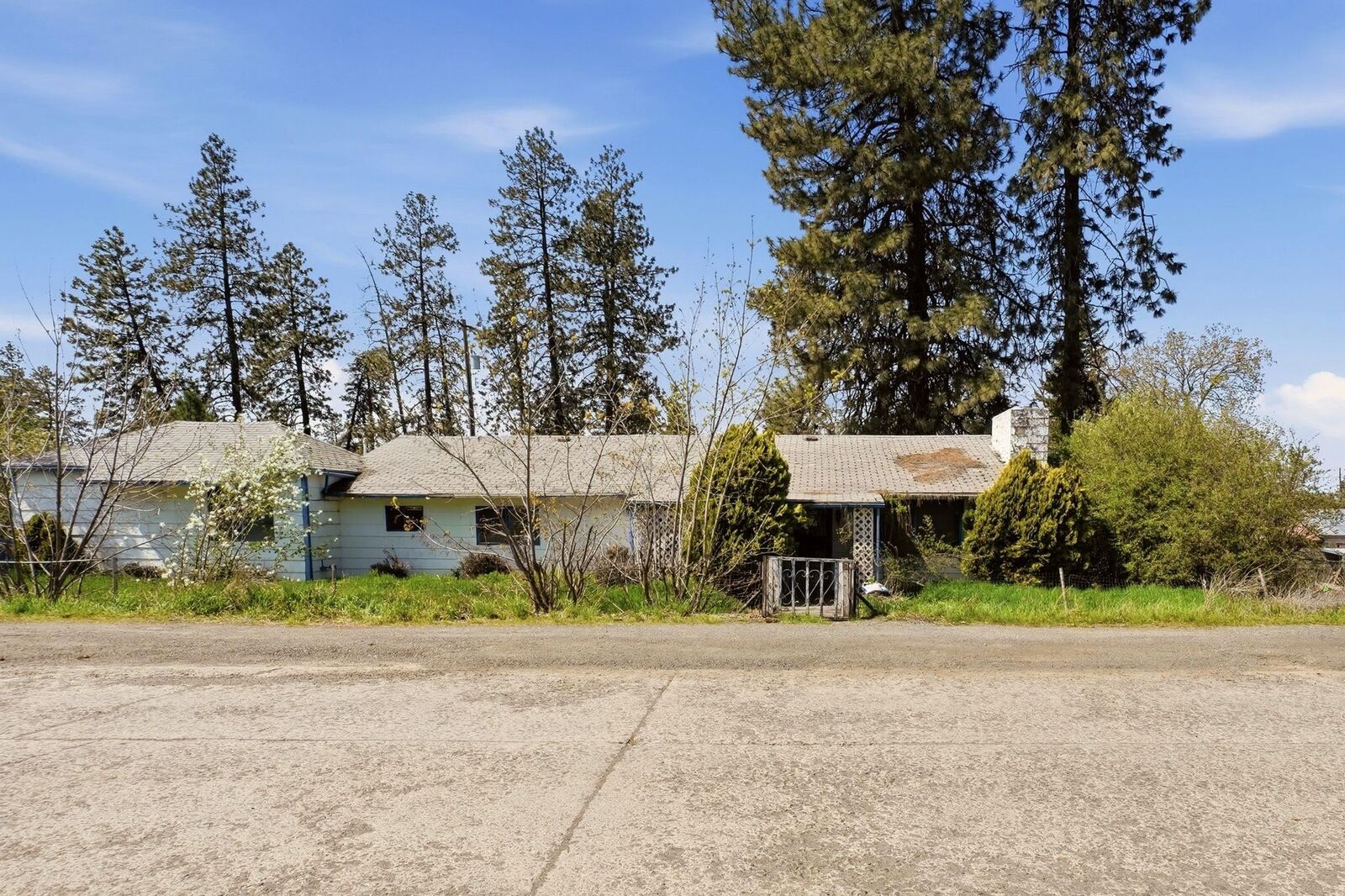 Property Photo:  10212 S Electric Ave  WA 99014 