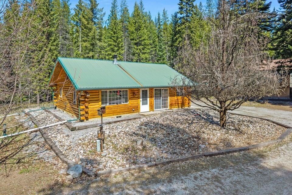 Property Photo:  3086 Burnt Valley Rd  WA 99109 