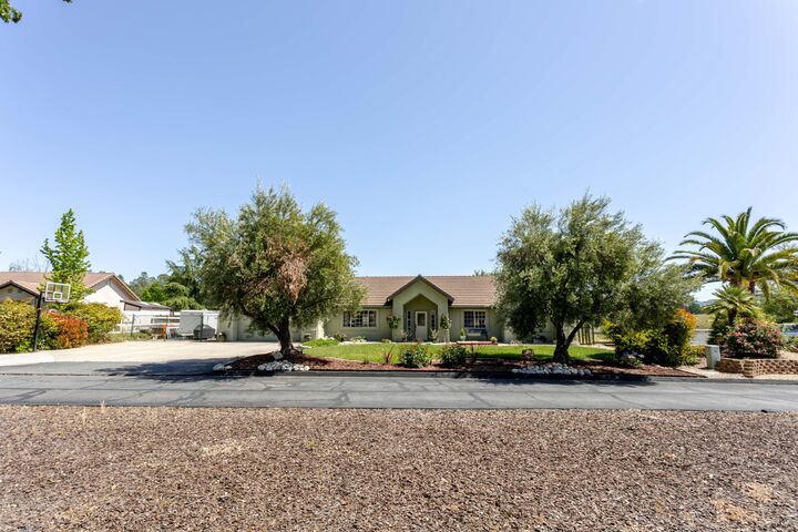 Property Photo:  155 Eagle Creek Court  CA 93422 