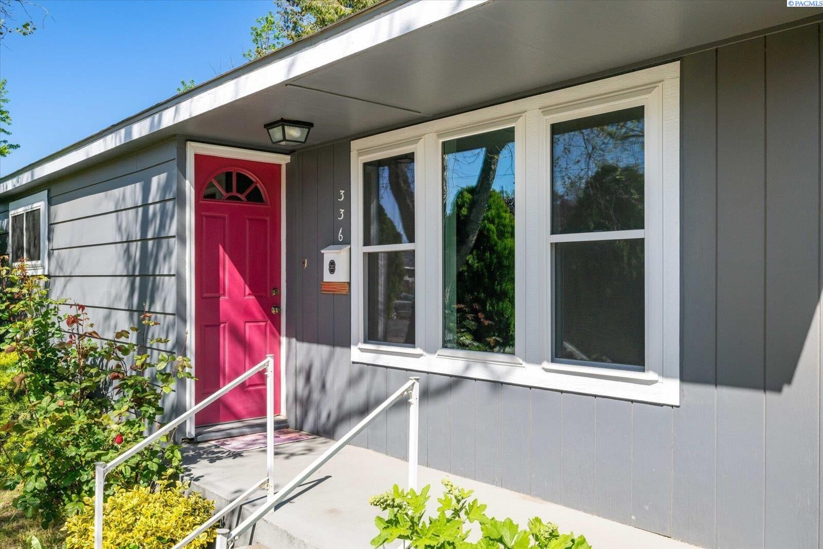 Property Photo:  336 Sanford  WA 99352 