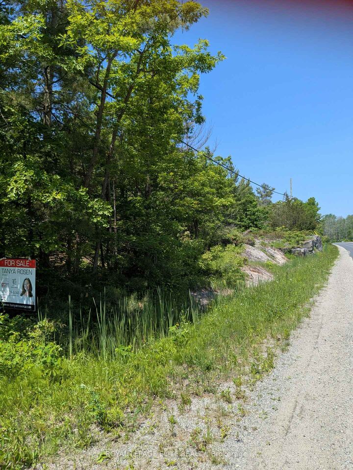 Property Photo: 559 Honey Harbour Road ON L0K 1S0