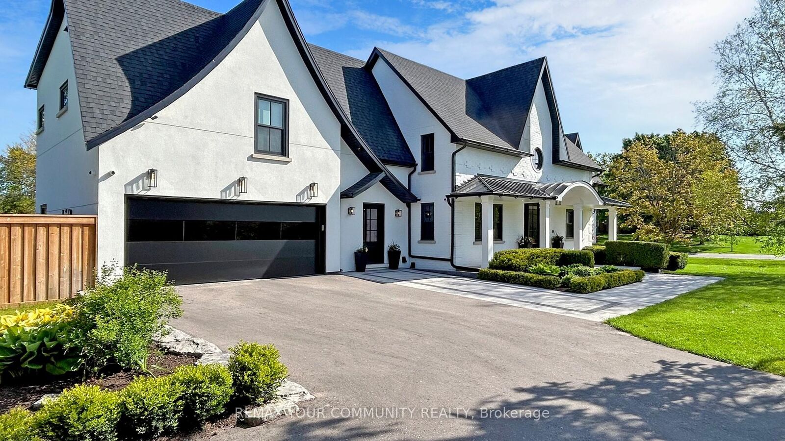 Property Photo: 557 Aintree Drive ON L4A 7H2