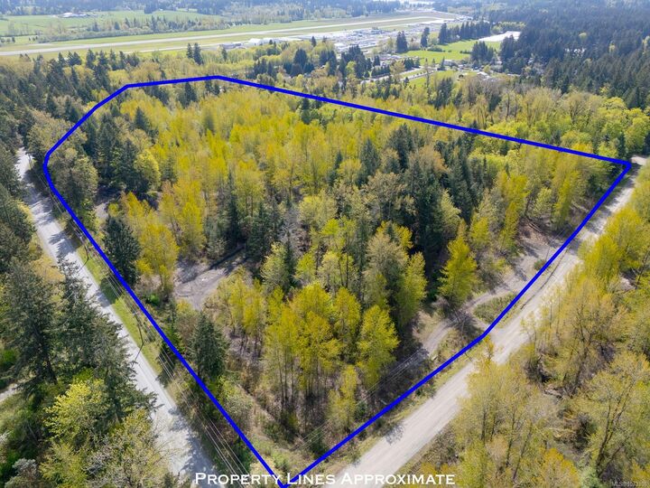 Property Photo:  1685 Spruston Rd  BC V9X 1S8 