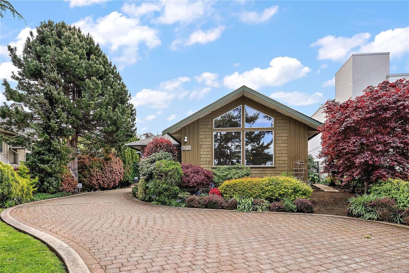 Property Photo:  9675 First St 1  BC V8L 3C8 