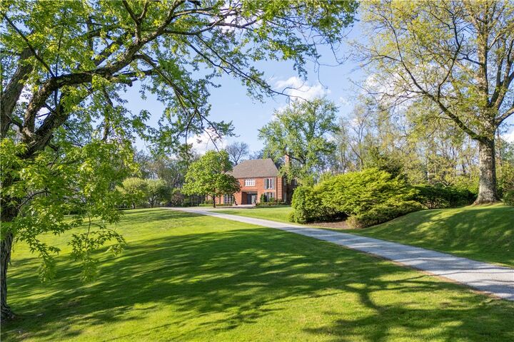 Property Photo:  470 Fairview Rd  PA 15238 