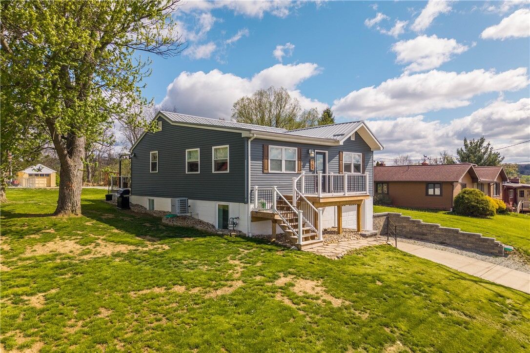 Property Photo:  204 Buckels Ave  PA 15342 