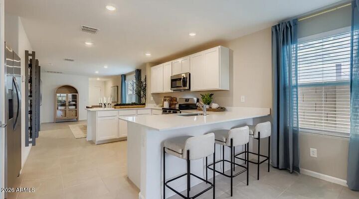 Property Photo: 2081 W Roselle Avenue AZ 85120