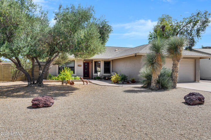 Property Photo: 4211 E Ahwatukee Drive AZ 85044