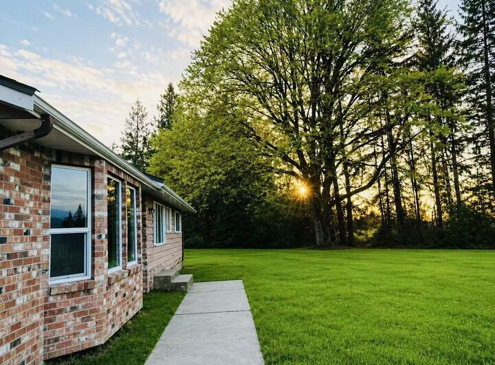Property Photo: 18106 32 Avenue BC V3Z 1C6