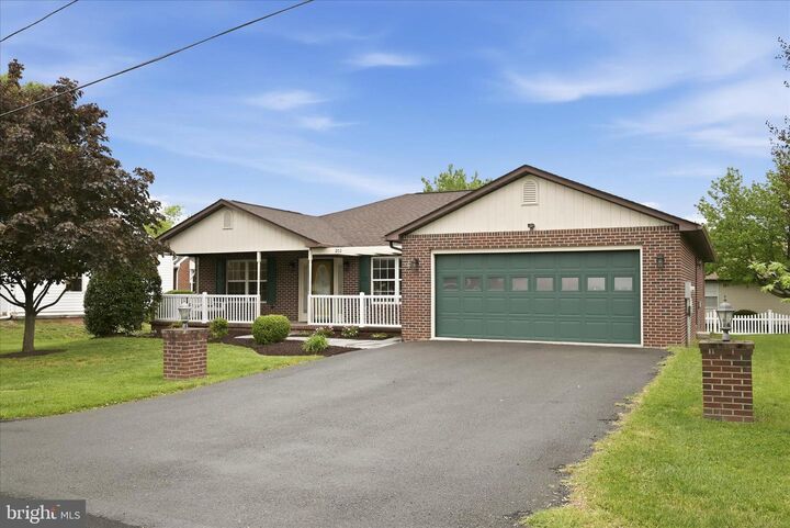 Property Photo: 202 Russelcroft Road VA 22601